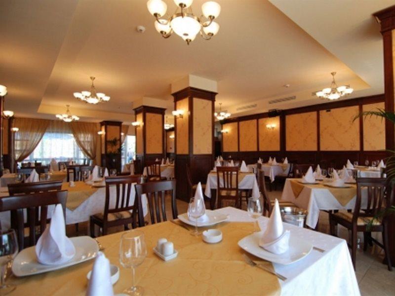Grand Hotel Perla Ciucasului Tărlungeni Exterior foto