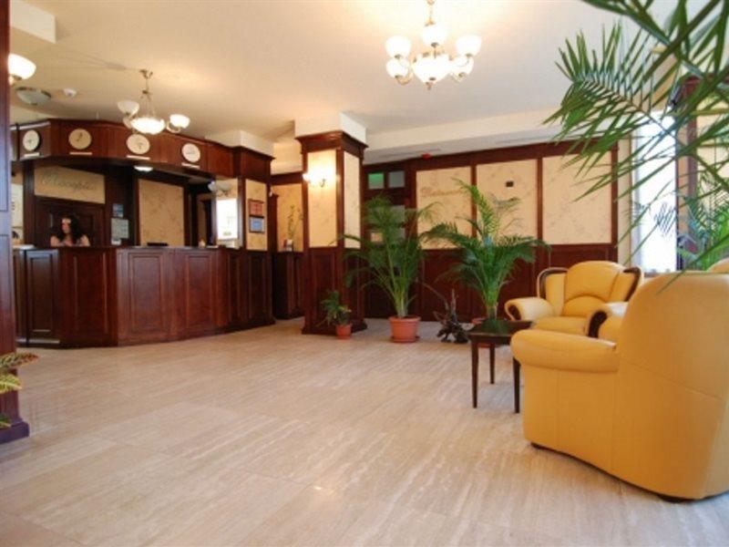 Grand Hotel Perla Ciucasului Tărlungeni Exterior foto